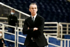Κάτας: «Μερικές φορές πρέπει να δείχνουμε μεγαλύτερο σεβασμό»