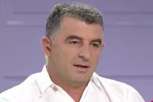 Ελλάδα: Σκότωσαν τον δημοσιογράφο Γιώργο Καραϊβάζ