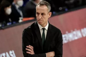 "Να είμαστε επιθετικοί με την Ζενίτ και να χρησιμοποιήσουμε το μέγεθός μας στην άμυνα"