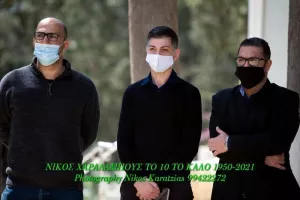 (Φωτογραφίες) Συγκίνηση στο "τελευταίο αντίο" του σπουδαίου Νίκου Χαραλάμπους