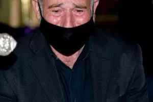 (Φωτογραφίες) Συγκίνηση στο "τελευταίο αντίο" του σπουδαίου Νίκου Χαραλάμπους