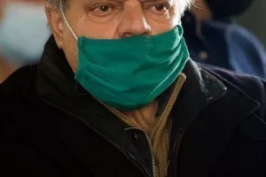 (Φωτογραφίες) Συγκίνηση στο "τελευταίο αντίο" του σπουδαίου Νίκου Χαραλάμπους