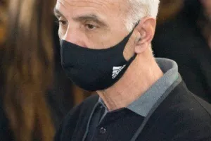 (Φωτογραφίες) Συγκίνηση στο "τελευταίο αντίο" του σπουδαίου Νίκου Χαραλάμπους
