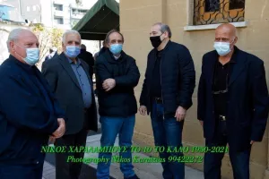 (Φωτογραφίες) Συγκίνηση στο "τελευταίο αντίο" του σπουδαίου Νίκου Χαραλάμπους