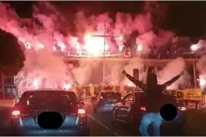 ΧΑΜΟ στον Παραλιακό οι ΑΕΛίστες (βίντεο/φώτος)
