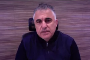 Κοσιής: "Με κλειστά τα μάτια, να μείνει ο Τιμούρ!"