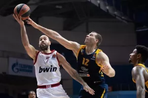Αντίο με ψηλά το κεφάλι θέλει να πει ο Ολυμπιακός