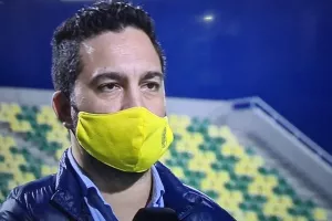 Θεόδωρος για τα κορίτσια