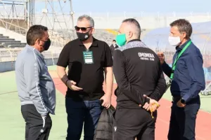 Τα ξαναλένε