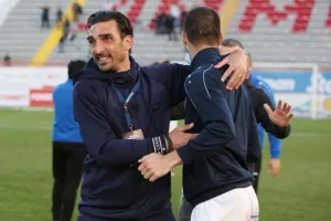 Υπογραφή Ηλία... 