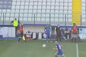 Πρώτη αλλαγή στο 35' ο Τιμούρ (φώτος)