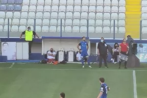 Πρώτη αλλαγή στο 35' ο Τιμούρ (φώτος)