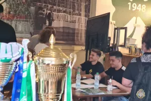 ΦΩΤΟΣ/Στην Παπανικολή μαζί με τους παίκτες οι Ομονοιάτες! (φώτος) 