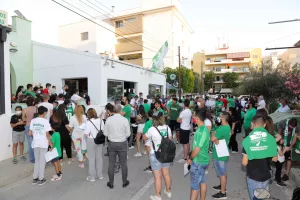 ΦΩΤΟΣ/Χαμόγελα με τα τρόπαια και τους παίκτες οι Ομονοιάτες