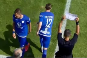 Αλλαγή με κόλλα Α4!! 