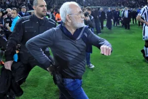 Αναβολή στη δίκη Σαββίδη για την είσοδο με όπλο στην Τούμπα