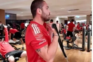 Γυμνάζονται...