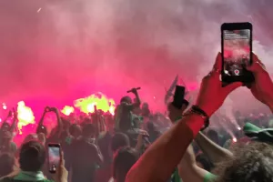 Η νύχτα-μέρα στην άφιξη των πρωταθλητών! (φώτος/βίντεο)