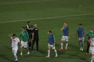 ΦΩΤΟΣ/Περίμεναν όλοι με το κινητό στο χέρι!
