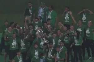 Το "πράσινο" ΤΡΟΠΑΙΟ... στον ουρανό του ΓΣΠ! (Φώτος)