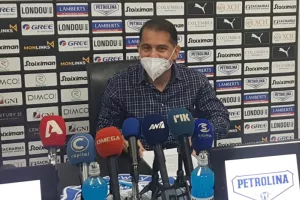 Φεύγει;