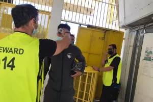 Η άφιξη των ομάδων στο "Στέλιος Κυριακίδης" (φώτος)