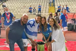 ΜΙΧΑ με την σημαία του Ισραήλ/ "Περισσότερο περήφανος από ποτέ..."