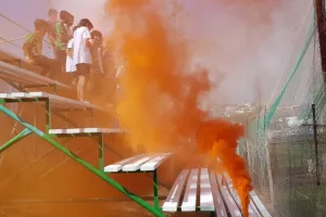 Στην προπόνηση για "ντόπες" με καπνογόνα! (βίντεο/φώτος)
