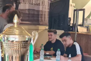 ΦΩΤΟΣ/Στην Παπανικολή μαζί με τους παίκτες οι Ομονοιάτες! (φώτος) 