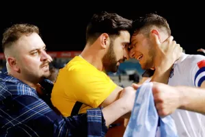 "Ο Παπαδόπουλος δεν ξέχνα/Γιορτάζει η προσφυγιά!" 