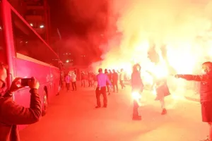 Ολυμπιακός: Η άφιξη και η θερμή υποδοχή των πρωταθλητριών Ευρώπης (φώτος)