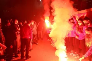 Ολυμπιακός: Η άφιξη και η θερμή υποδοχή των πρωταθλητριών Ευρώπης (φώτος)