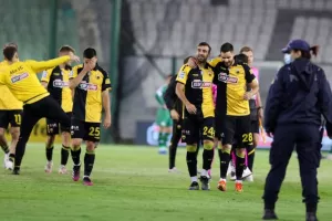 Ο πάγκος της ΑΕΚ στα τελευταία δευτερόλεπτα του «θρίλερ» (βίντεο)