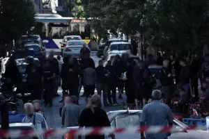 Οπαδοί του ΠΑΟΚ στην Ομόνοια, stop από την αστυνομία! 