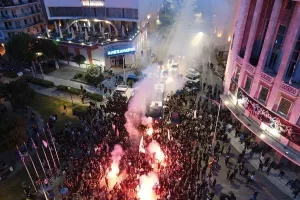 Πάρτι μέχρι το ξημέρωμα για τον Κυπελλούχο ΠΑΟΚ στη Θεσσαλονίκη (φώτος)