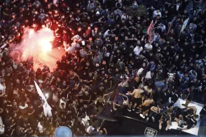Πάρτι μέχρι το ξημέρωμα για τον Κυπελλούχο ΠΑΟΚ στη Θεσσαλονίκη (φώτος)