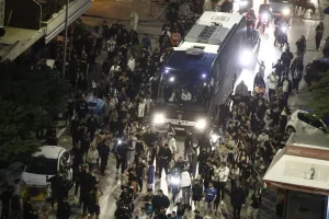 Πάρτι μέχρι το ξημέρωμα για τον Κυπελλούχο ΠΑΟΚ στη Θεσσαλονίκη (φώτος)