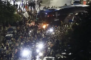 Πάρτι μέχρι το ξημέρωμα για τον Κυπελλούχο ΠΑΟΚ στη Θεσσαλονίκη (φώτος)