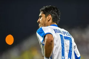 ΠΕΔΡΟ/Στο... ακουστικό και η επιθυμία του
