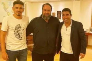 Ο Μαρινάκης ανέβασε φωτογραφία με Ντέκο και Τικίνιο