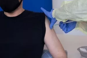 Πύλη Εμβολιασμού/Για ποιες ηλικίες ανοίγει τη Παρασκευή