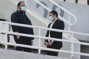 Ο Μαρινάκης στο ΟΑΚΑ μαζί με τον γιο του (φώτο)