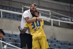 Ανέβηκε στην κερκίδα ο Μερκής/ΦΩΤΟΣ