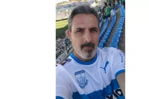 Περιμένει/Απόλλων