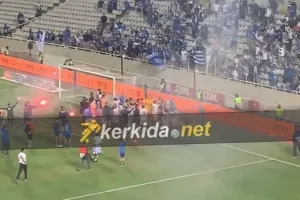 ΒΙΝΤΕΟ/"ΣΗΚΩΤΟΣ" στο πέταλο μαζί με τους παίκτες!