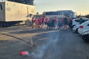 (ΒΙΝΤΕΟ/ΦΩΤΟΣ) Οργανωμένοι οπαδοί στο ξενοδοχείο και στο γήπεδο!