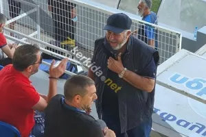 Πρόεδρος/προπονητής... κερκίδα