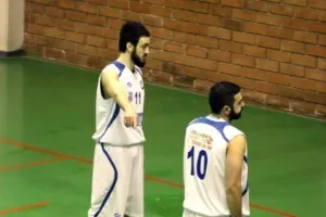 Στα κυανόλευκα ο Τομπάζος