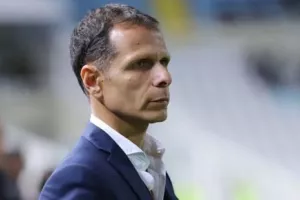Υποψήφιος ο Τέτι