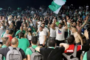 Ο... χαμός στο "Ηλίας Πούλλος" (ΚΑΙΝΟΥΡΓΙΟ ΦΩΤΟΡΕΠΟΡΤΑΖ)